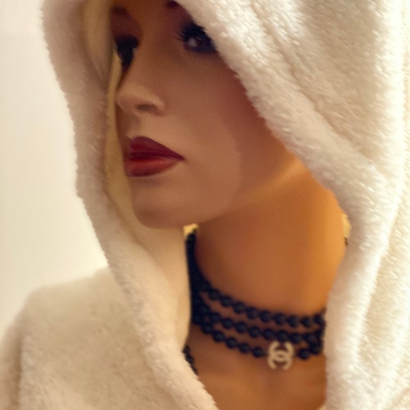 Victoria Secrets Sherpa - Picture 2 of 6